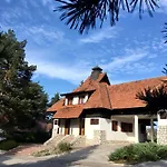 Kraljevi Konaci - Bela Rada