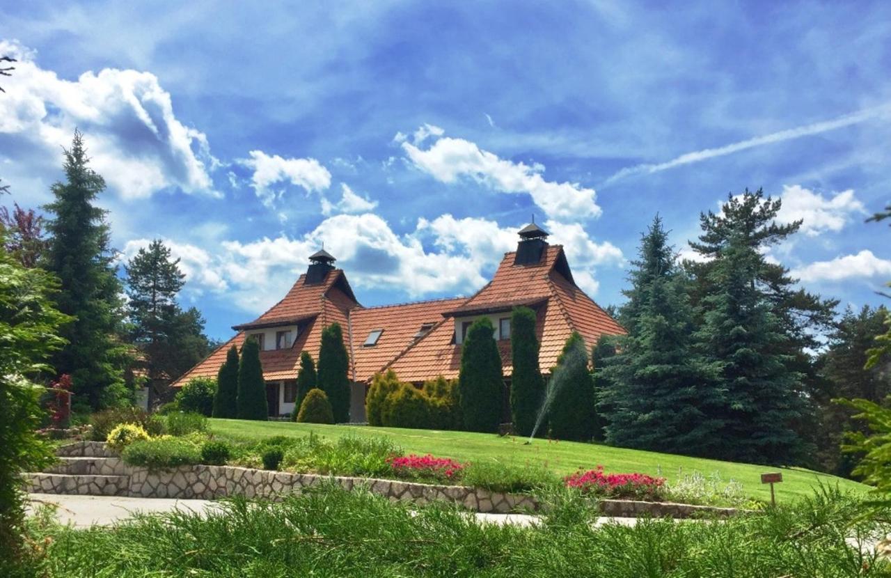 Kraljevi Konaci - Bela Rada * Zlatibor