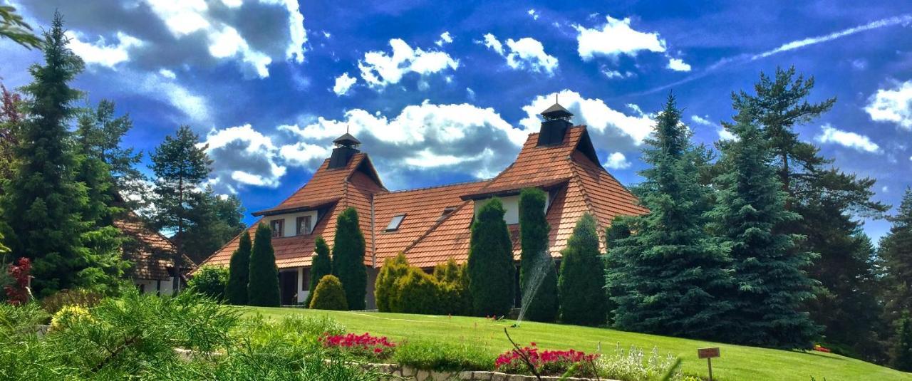 Kraljevi Konaci - Bela Rada