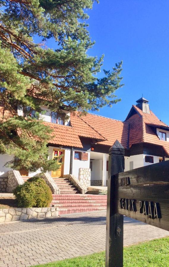 Kraljevi Konaci - Bela Rada